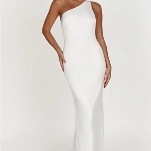 NWT One shoulder satin long dress by Meshki